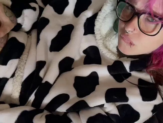 Micky-Bottenberg Porno Video: Gemütlicher fi** am Abend- Goth Schlampe kommt laut!