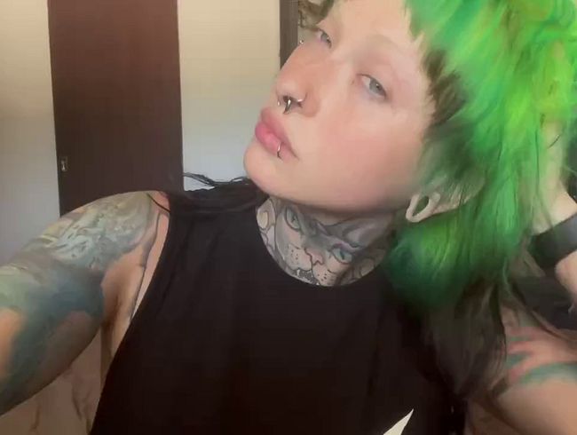 Micky-Bottenberg Porno Video: Gothgirl in Lust: Grüne Haare