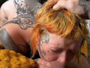 Micky-Bottenberg Porno Video: sper*ahungrig! Goth Schlampe schl**kt alles!